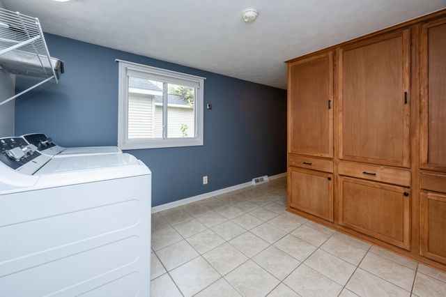 305 S Main Street, Berrien Springs Vllg, MI 49103