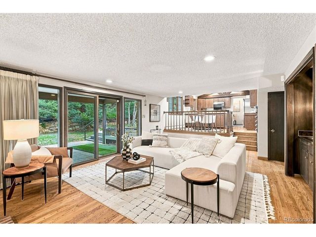 2550 Pierson St, Lakewood, CO 80215