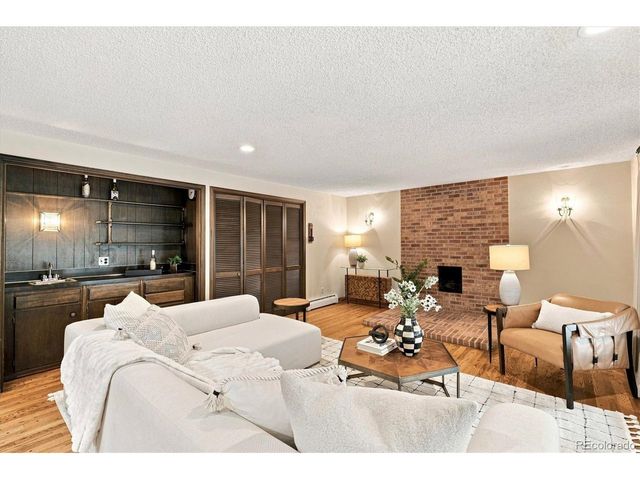 2550 Pierson St, Lakewood, CO 80215