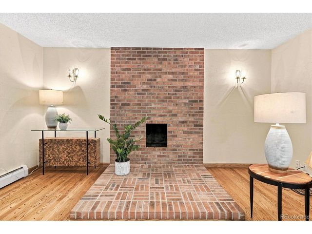 2550 Pierson St, Lakewood, CO 80215