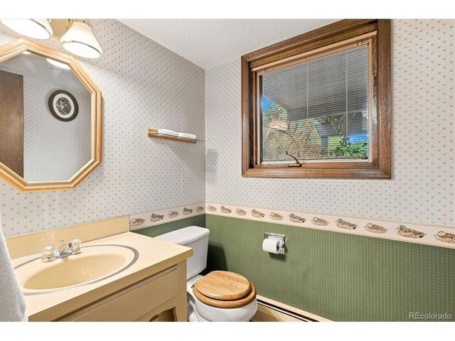 2550 Pierson St, Lakewood, CO 80215