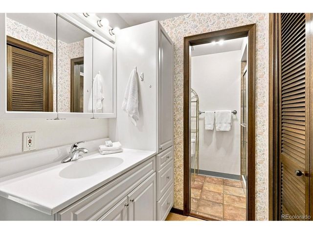 2550 Pierson St, Lakewood, CO 80215