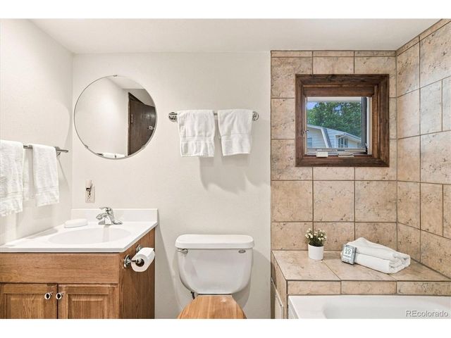2550 Pierson St, Lakewood, CO 80215