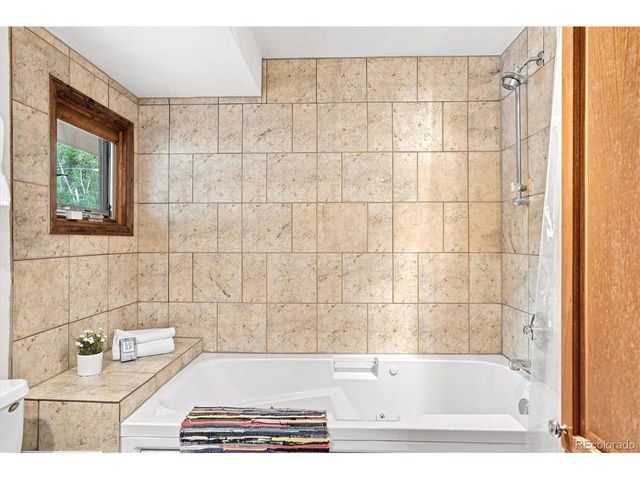2550 Pierson St, Lakewood, CO 80215