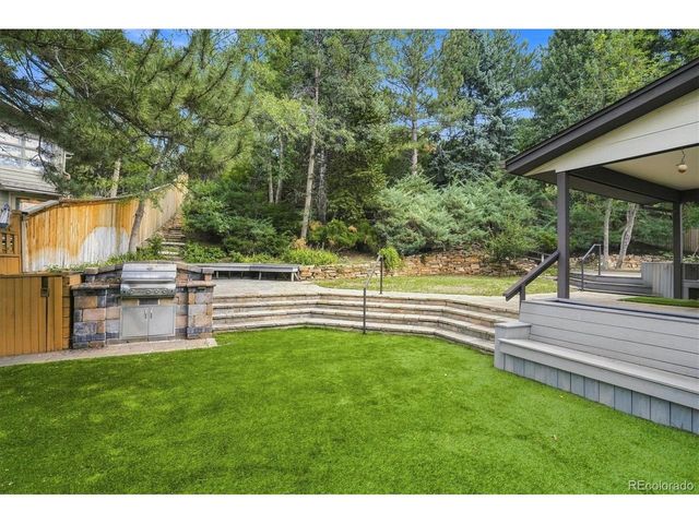 2550 Pierson St, Lakewood, CO 80215