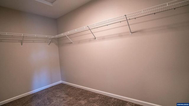 10 & 12 Sand Ridge Ct, Lebanon, OR 97355