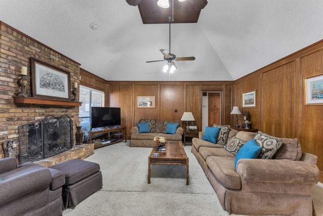 227 Meadowlark Lane, Duncanville, TX 75137