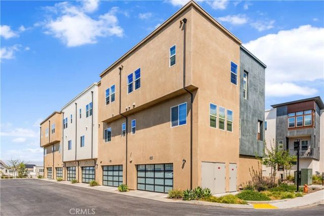 27568 Heron Pl, Valencia, CA 91381