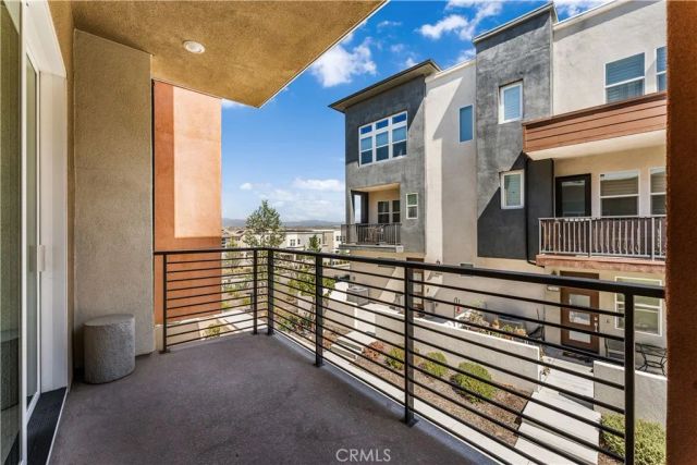 27568 Heron Pl, Valencia, CA 91381