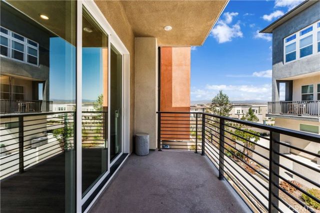 27568 Heron Pl, Valencia, CA 91381