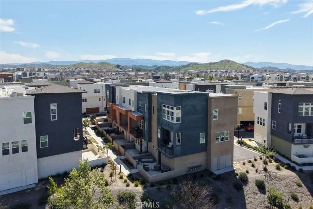 27568 Heron Pl, Valencia, CA 91381