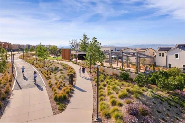 27568 Heron Pl, Valencia, CA 91381