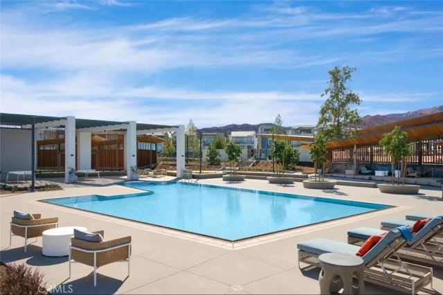 27568 Heron Pl, Valencia, CA 91381