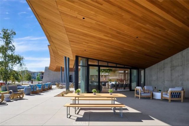 27568 Heron Pl, Valencia, CA 91381