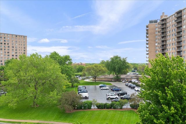 7141 N KEDZIE Avenue 601, Chicago, IL 60645