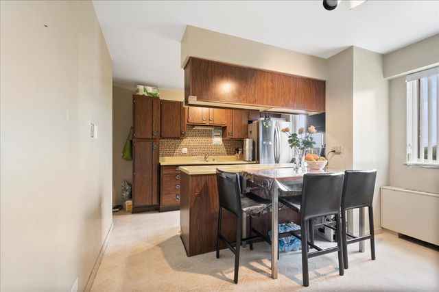 7141 N KEDZIE Avenue 601, Chicago, IL 60645