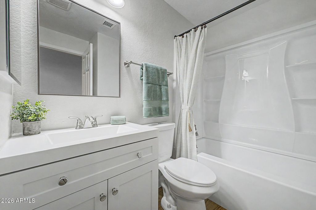Image 18 of property listing at 1601 N SABA Street 301, Chandler, AZ 85225