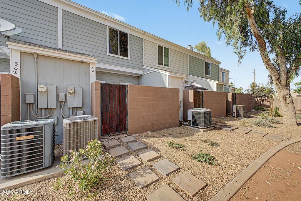Image 24 of property listing at 1601 N SABA Street 301, Chandler, AZ 85225