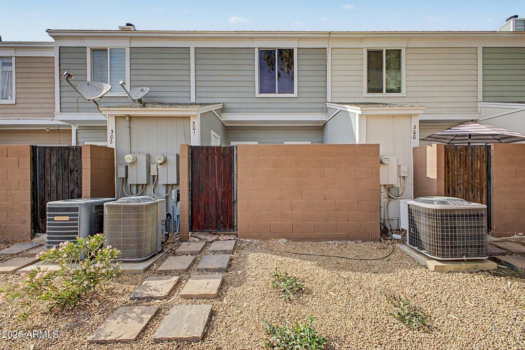 Image 25 of property listing at 1601 N SABA Street 301, Chandler, AZ 85225