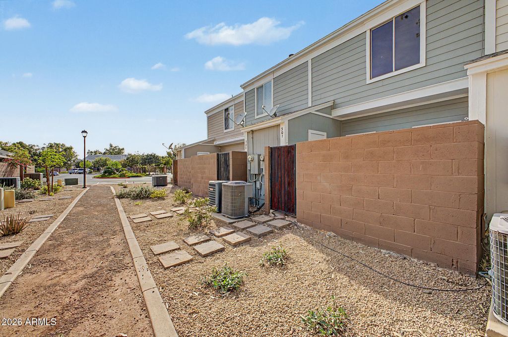 Image 26 of property listing at 1601 N SABA Street 301, Chandler, AZ 85225