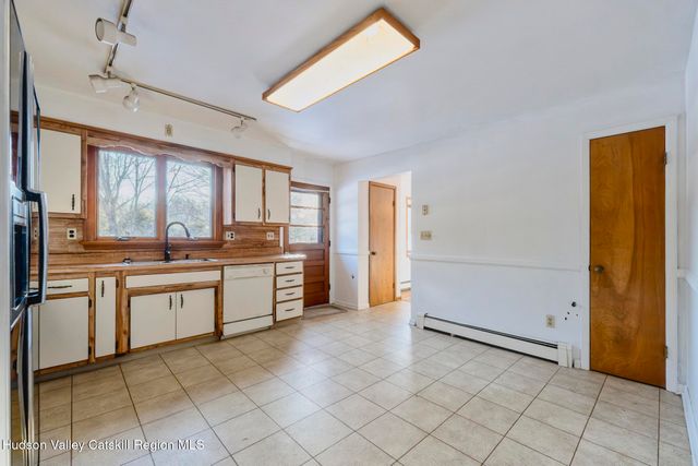609 New Paltz Road, Highland, NY 12528