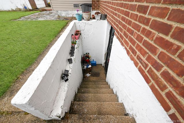 2225 Leighton Road, Elmont, NY 11003