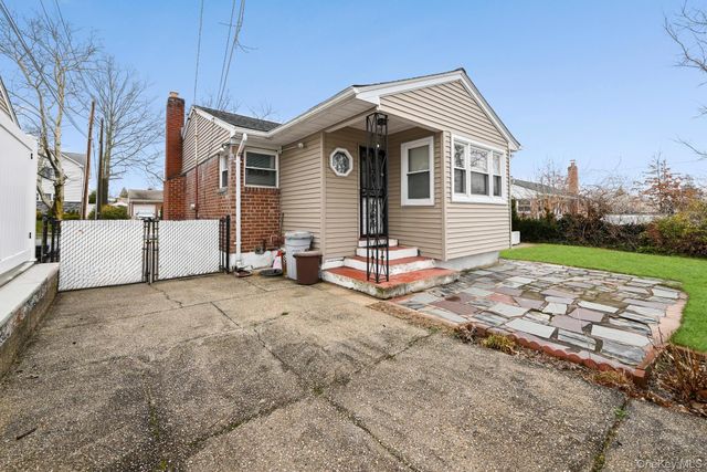 2225 Leighton Road, Elmont, NY 11003