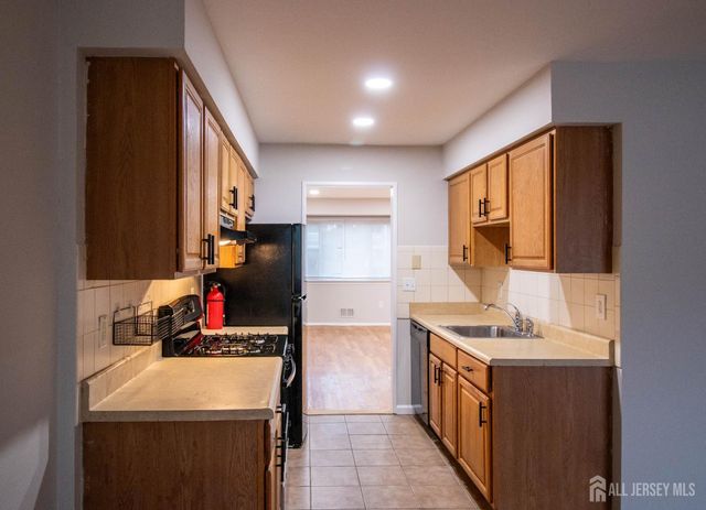 4-H Quincy Circle, South Brunswick, NJ 08810