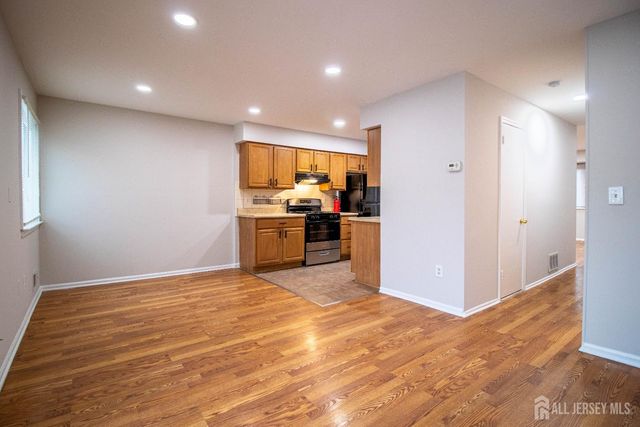 4-H Quincy Circle, South Brunswick, NJ 08810