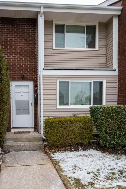 4-H Quincy Circle, South Brunswick, NJ 08810