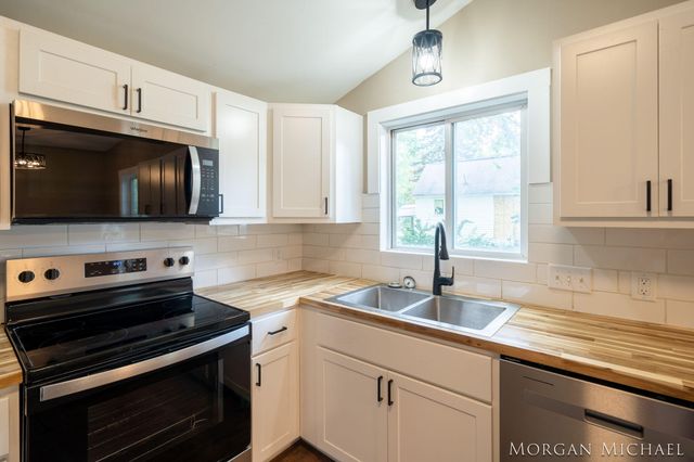 700 Oak Avenue, Muskegon City, MI 49442