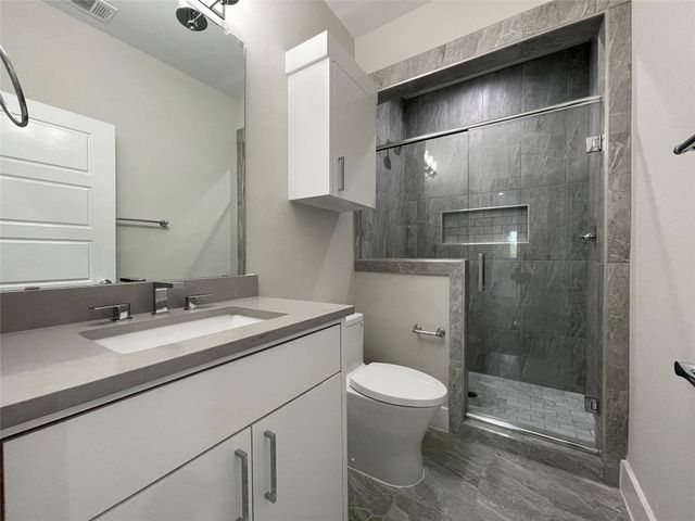 2417 N Winnetka Avenue, Dallas, TX 75212