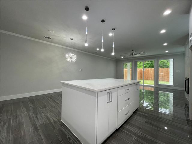 2417 N Winnetka Avenue, Dallas, TX 75212