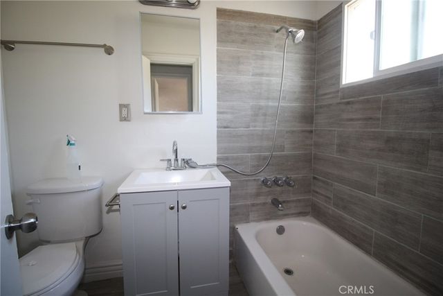 4954 Tweedy Boulevard B, South Gate, CA 90280