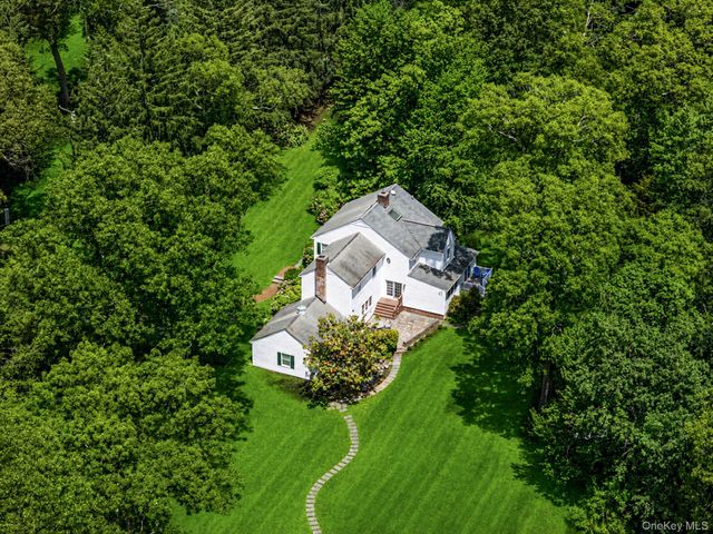 2068 Lansing Place, Muttontown, NY 11791