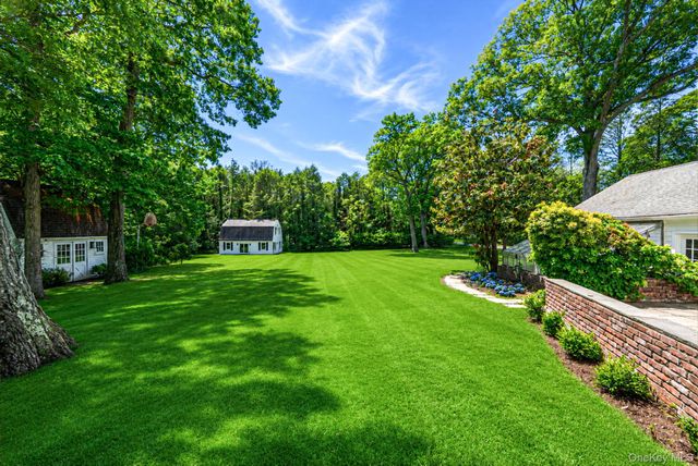 2068 Lansing Place, Muttontown, NY 11791