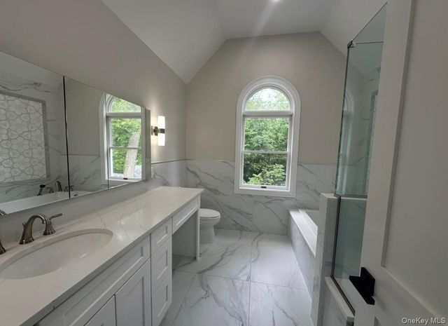 2068 Lansing Place, Muttontown, NY 11791