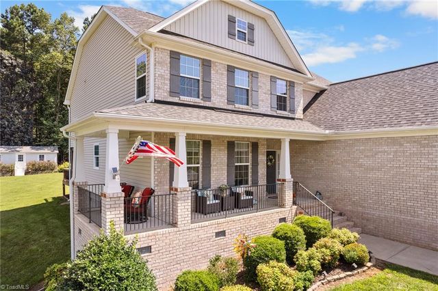 6908 River Gate Court, Oak Ridge, NC 27310