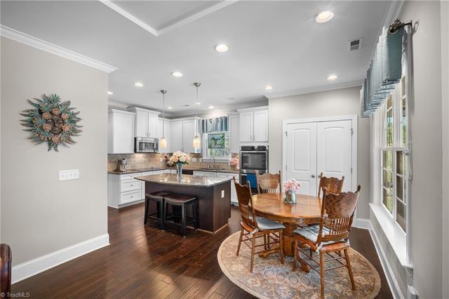 6908 River Gate Court, Oak Ridge, NC 27310