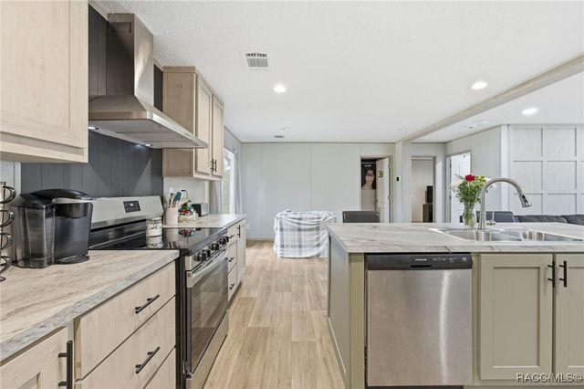 6761 W Jessica Court, Homosassa, FL 34446