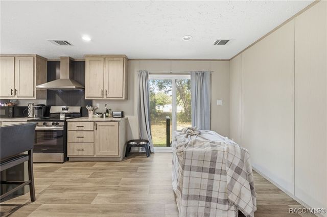 6761 W Jessica Court, Homosassa, FL 34446