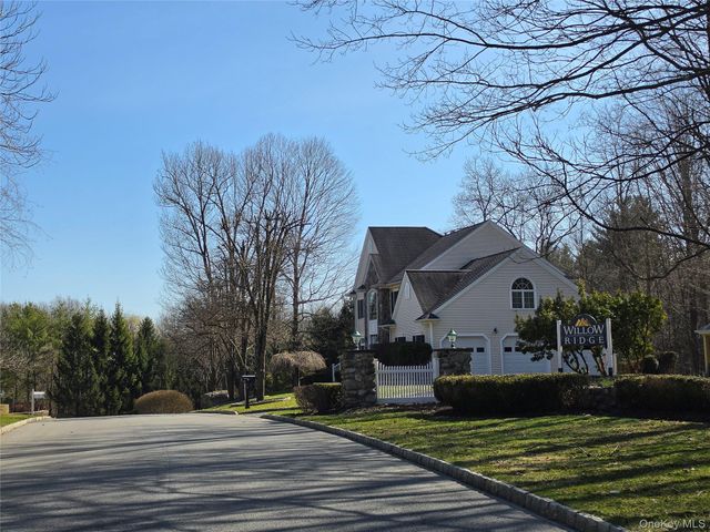 6 Willow Road, Carmel, NY 10512