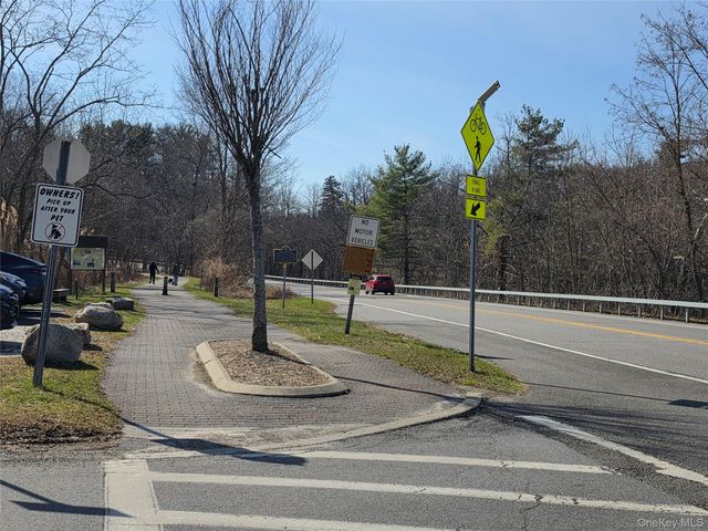 6 Willow Road, Carmel, NY 10512