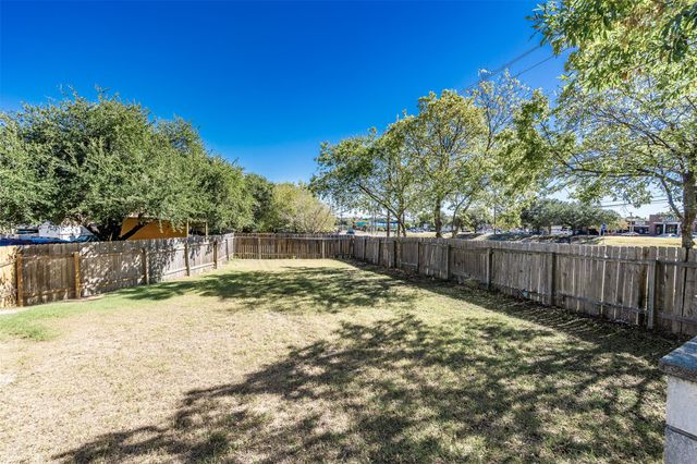2106 Lamplight Village CIR A, Austin, TX 78727