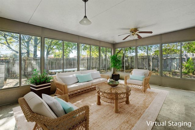 2106 Lamplight Village CIR A, Austin, TX 78727