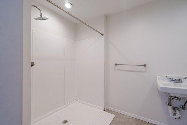 2106 Lamplight Village CIR A, Austin, TX 78727