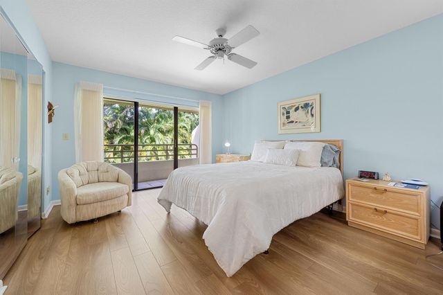 215 Oak Harbour Drive, Juno Beach, FL 33408