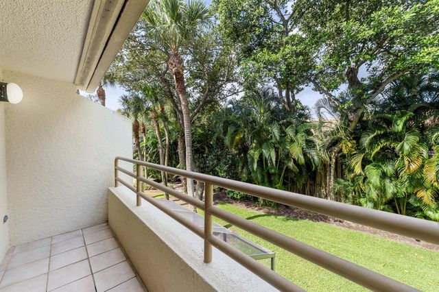 215 Oak Harbour Drive, Juno Beach, FL 33408