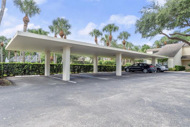 215 Oak Harbour Drive, Juno Beach, FL 33408