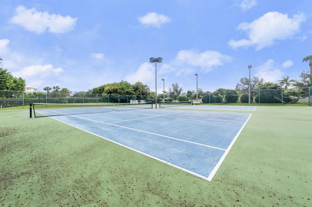 215 Oak Harbour Drive, Juno Beach, FL 33408